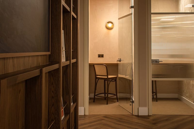 Halkin Business Centres - 68 King William Street, EC4N - Bank image 7