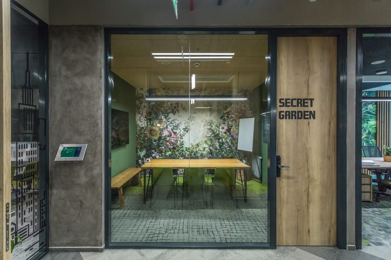 Scott.Weber Workspace - 687-35 Pernerova, Praha 8 - Prague image 8