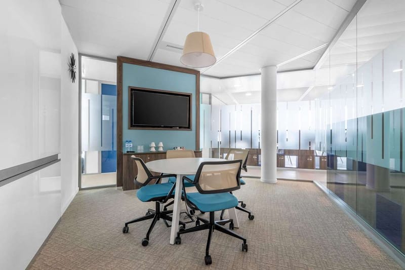 IWG (Regus) - Stop & Work Versailles Chantier - 2-12 Parvis Colonel Arnaud Beltrame, 78000 - Versailles image 3