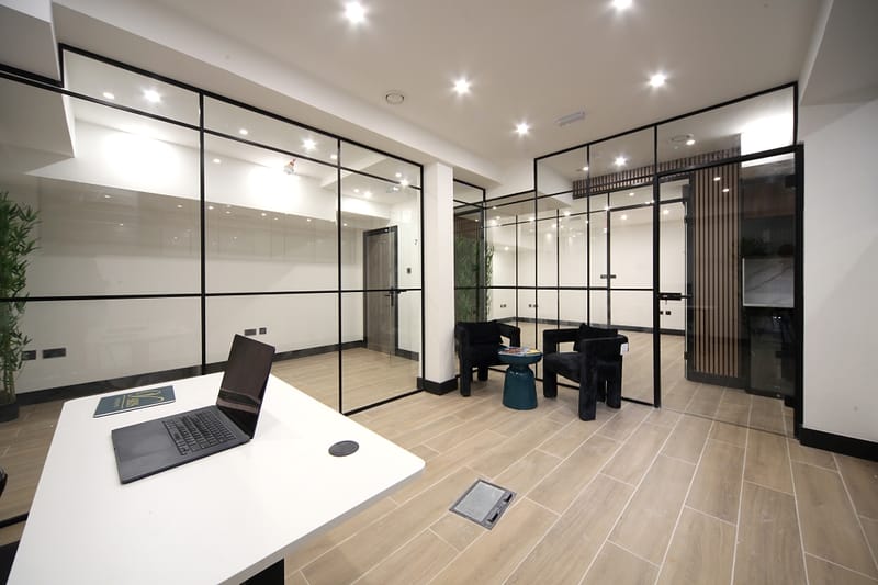 Varis Workspaces Ltd - 751 High Road, N12 8LD - North Finchley image 3