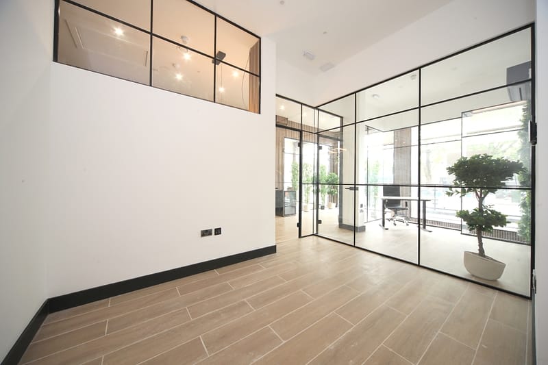 Varis Workspaces Ltd - 751 High Road, N12 8LD - North Finchley image 14