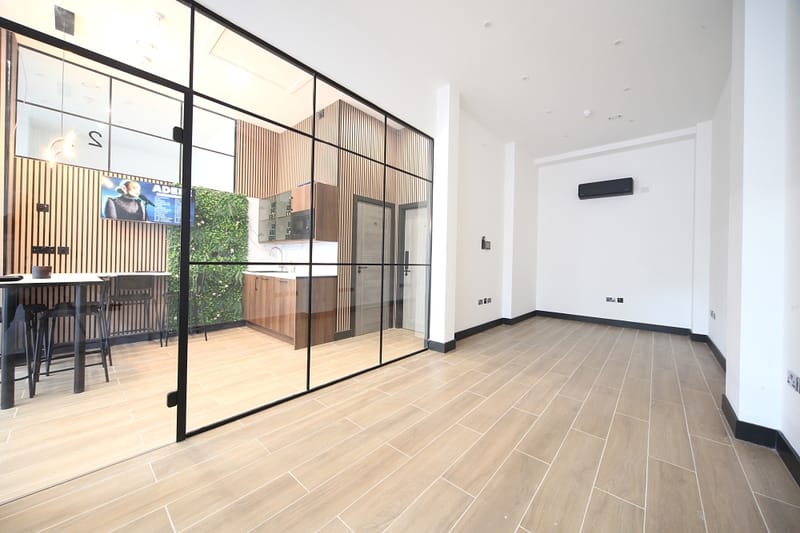 Varis Workspaces Ltd - 751 High Road, N12 8LD - North Finchley image 15