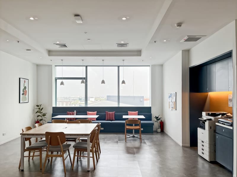IWG (Regus) - WHA Tower - Moo 13, Debaratna Road, 10540 - Bangkok image 5