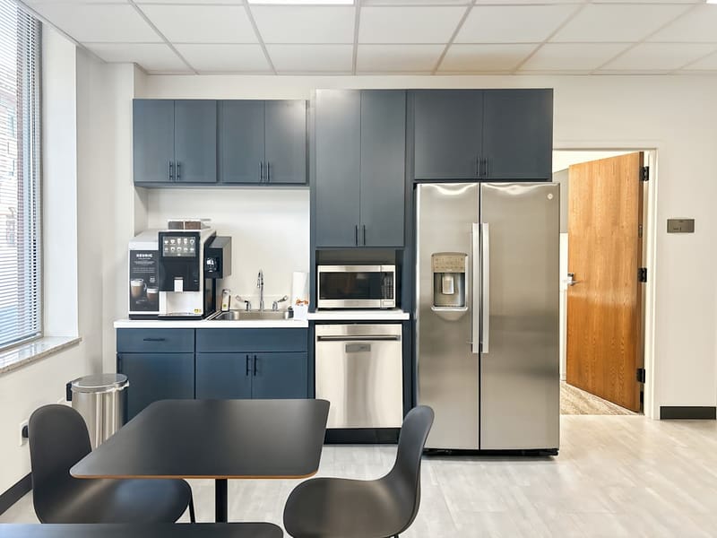IWG (Regus) - Mark Twain Plaza - 101 W Vandalia Street, 62025 - Edwardsville, IL image 6