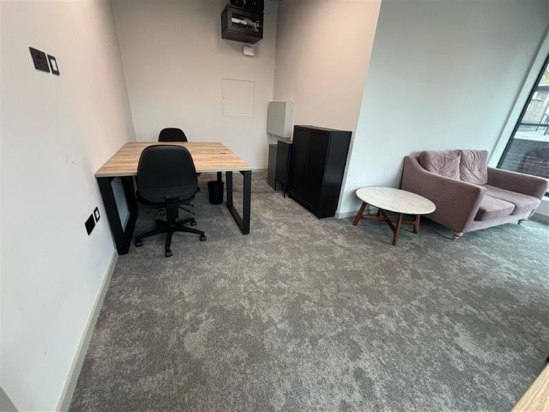 Hello Owl (Leased 234 - 1,100 sqft) - Swaker Yard - 2C Theobald Street, WD6 - Borehamwood image 3