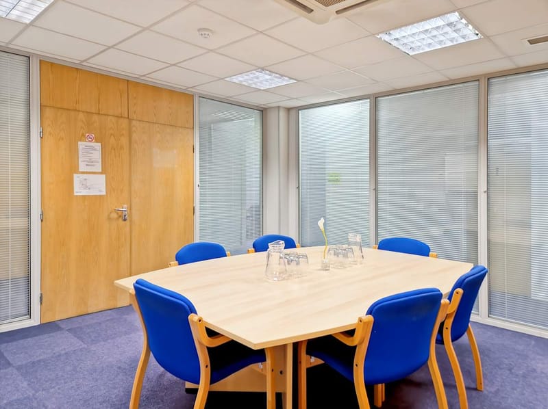 IWG (HQ) - Castle Court - 1 Castle Street, PO16 - Farehamn image 5