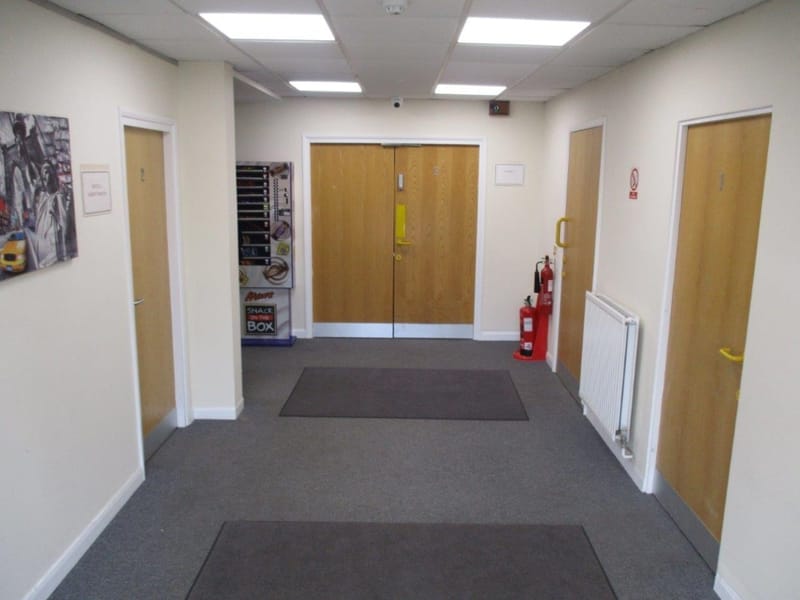 Safestore (Managed 115 - 600 sqft) - Dukes Park Industrial Estate - 17-19 Richmond Rd, CM2 - Chelmsford image 6