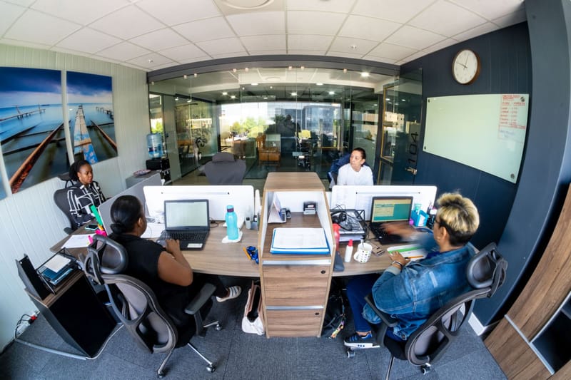 Office & Co - The Zone Mall - 177 Oxford Road, 2196 - Rosebank image 11