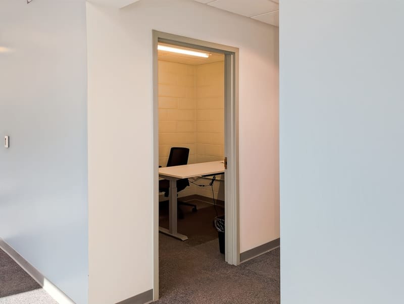 Regus - 41 Hutchins Dr, 04102 - Portland image 12