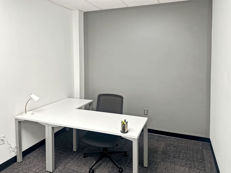 IWG (Regus) - 2751 E Jefferson Ave, 48207 - Detroit - MI image 7