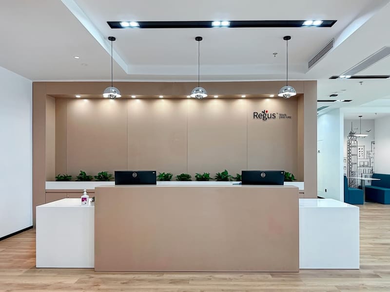 IWG (Regus) - Reeb Building - 28 Lane 379 - South Hongmei Road, 200237 - Minhang image 2
