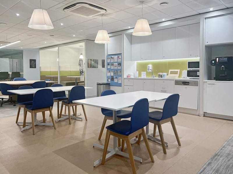 Regus - 9- 11 rue Gaston Boyer image 6
