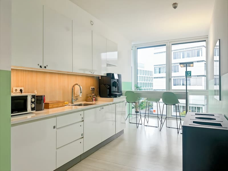 Regus - Ground floor,Peter-Mueller-Strasse 3 image 6