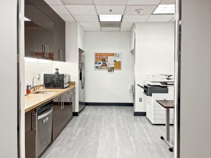 Regus - 1050 SW 6th Avenue,Suite 1100 image 12