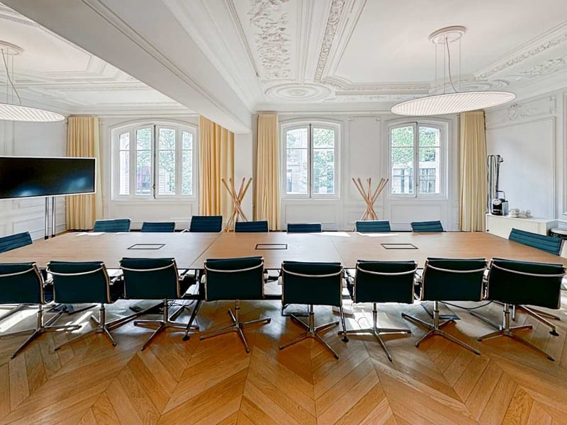 Signature - 32-34 Avenue Kleber image 10