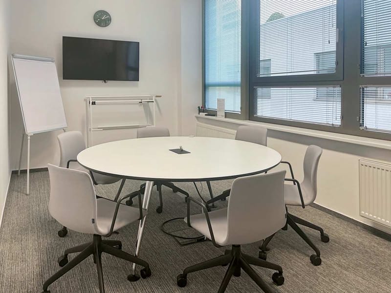 Regus - Galvaniho 15/A image 9