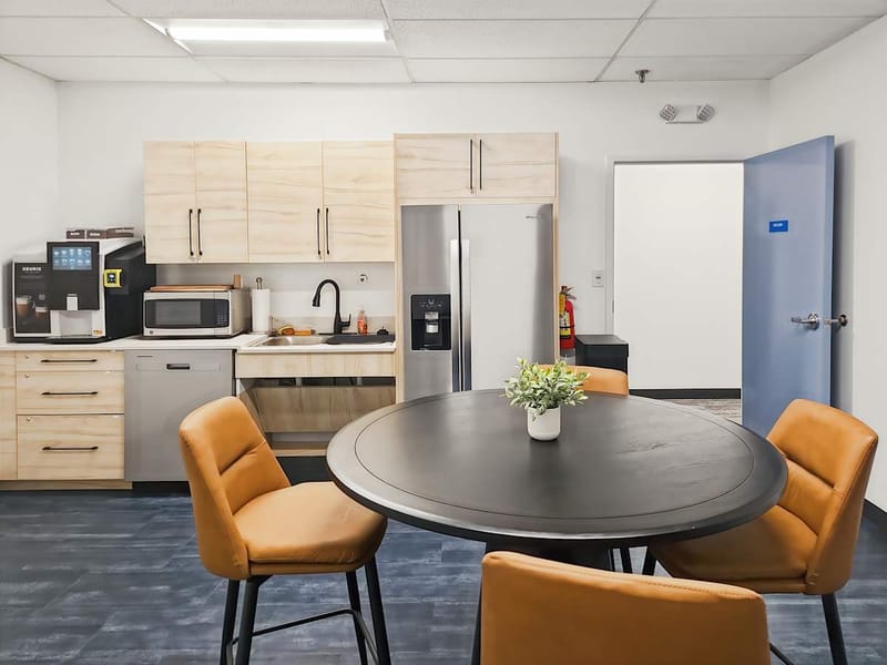 Hq - 2055 Craigshire Rd,Suite 410 image 6