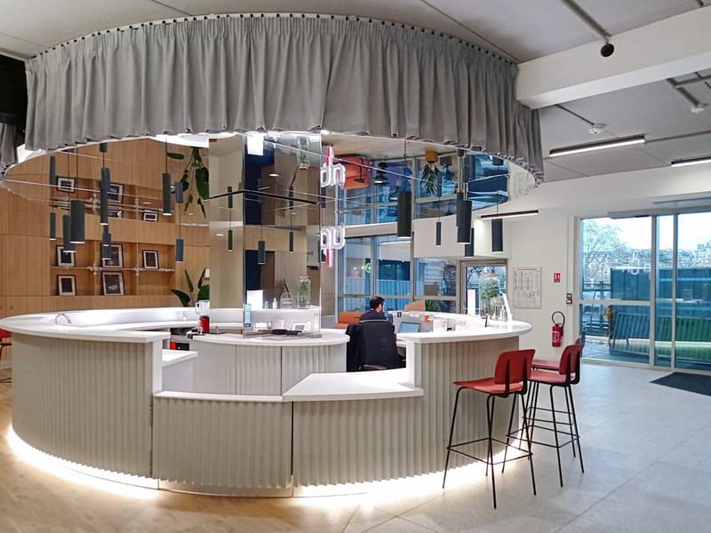 Regus - 25 Boulevard Romain Rolland image 2