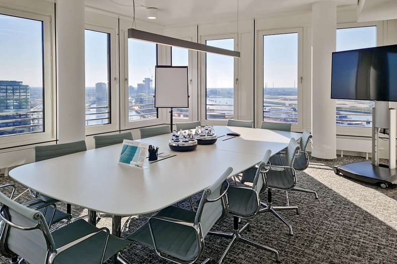 Signature - Signature by Regus Watermark,Überseeallee 10 image 3