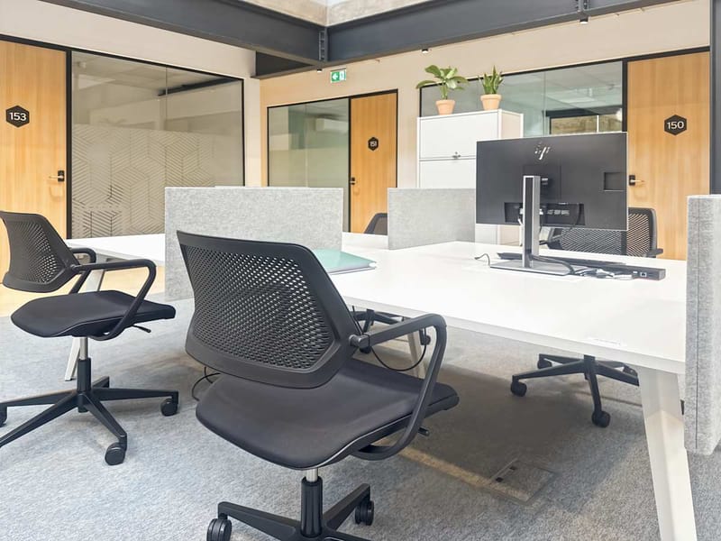Spaces - Avenida Meneres,640 image 14