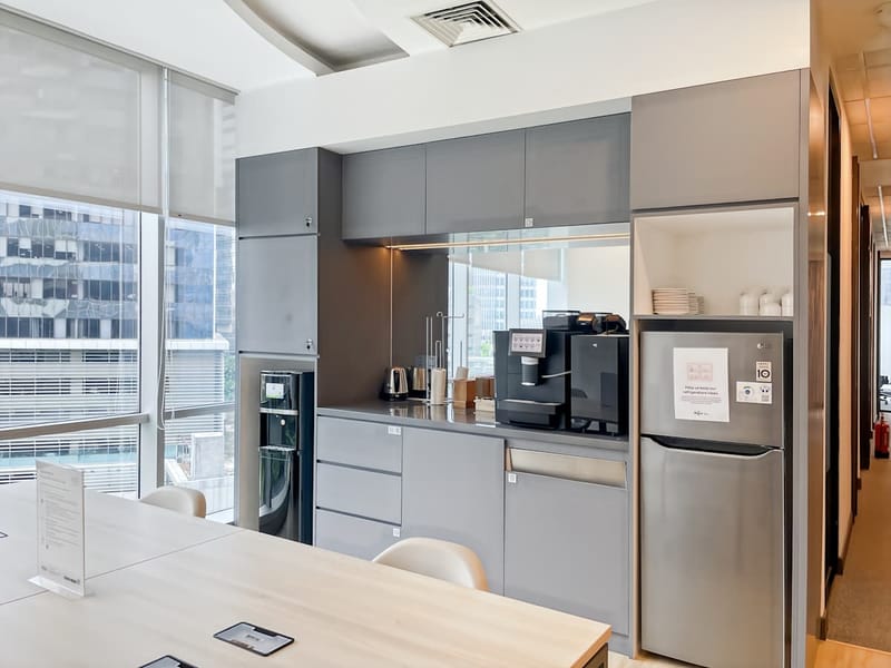 Regus - Jl. Dr. Ide Anak Agung Gde Agung Blok 6 No. 3,Menara Sunlife image 6