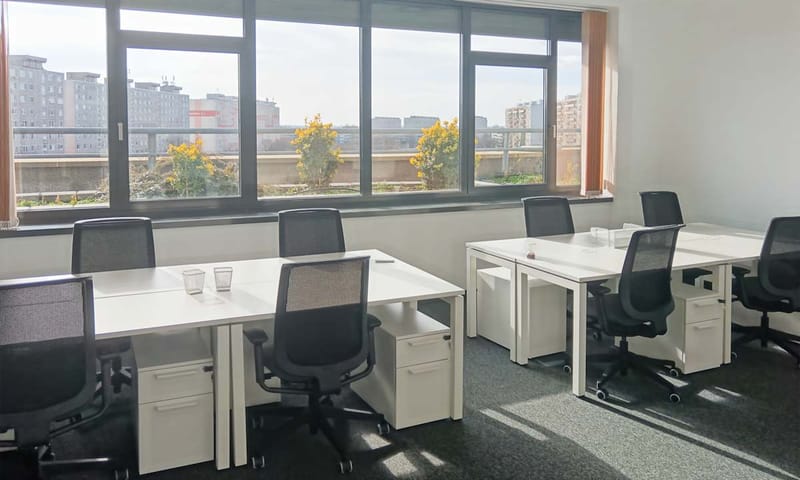 Regus - KÖKI Terminál, Vak Bottyán u. 75/A-C, Epulet,3rd Floor image 4