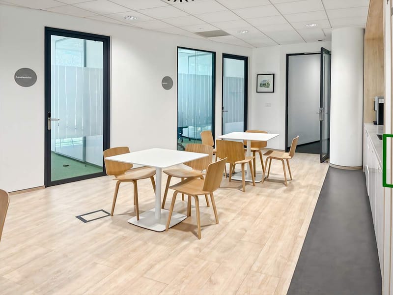 Regus - Opera Office,13A Zwyciestwa street,1st and 2nd floor image 3