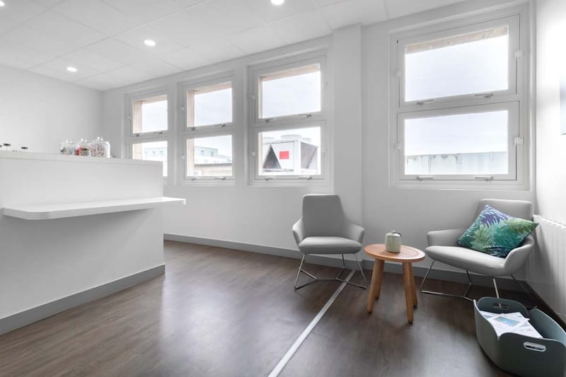 Regus Express - 47 place Alphonse Fiquet image 3