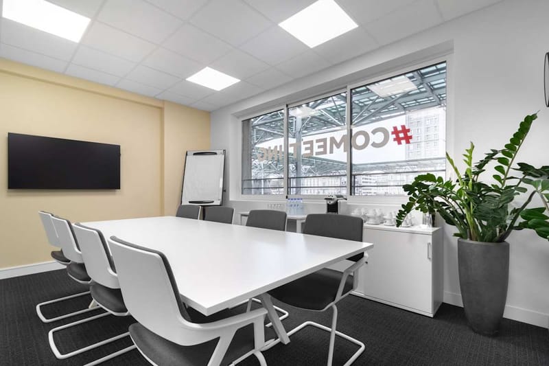 Regus Express - 47 place Alphonse Fiquet image 4