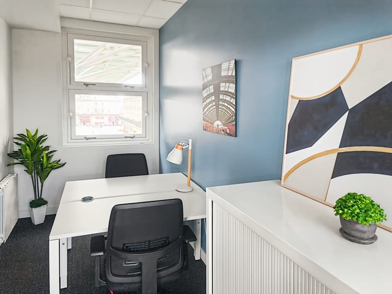 Regus Express - 47 place Alphonse Fiquet image 7