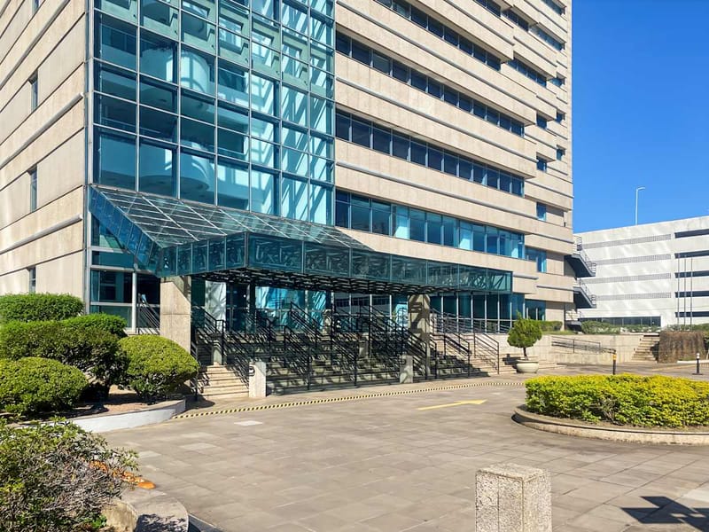Regus - 8th floor,90, Dolorez Alcaraz Caldas Ave.,Praia de Belas image 11