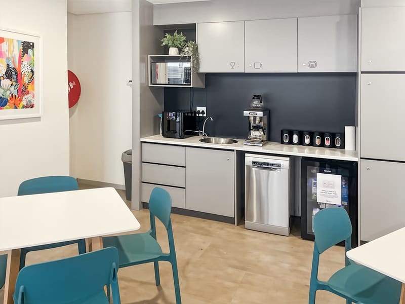 Regus - 17 Hendrik Potgieter Road, Krugersdorp,Cradlestone Mall image 6