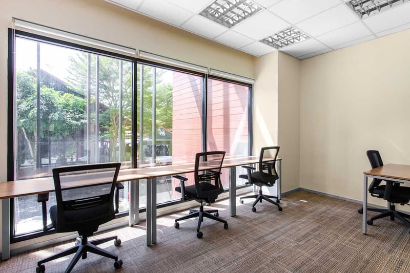 Regus - 2/F, Icon Park Hotel,No. 310, Maneenopparat Road, Sriphoom Sub-district image 4