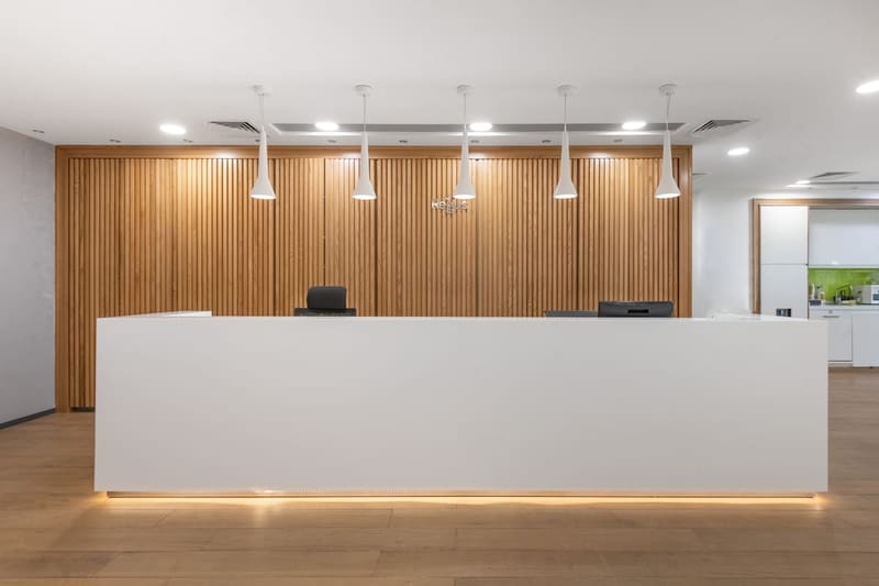 Regus - Queen Zain Al Sharaf Rd،,5th Floor image 2