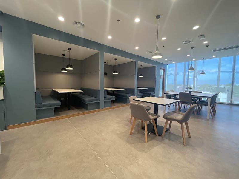 Regus - Lot 1A,Alabang-Zapote rd. corner Marcos Alvarez Ave.,Talon Uno Colours Center image 6