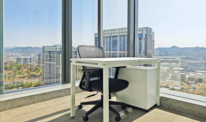 Regus - 17th floor, 230 metres south of the intersection,of Wuchu Avenue and Zhanqian South Road image 4