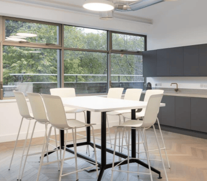 Knight Frank (Managed 1,686 sqft) - Queripel House - Duke of York Square, SW3 - Chelsea image 2