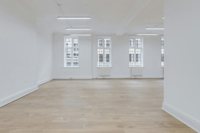 Sub800 (Managed 839 sqft) - 21-22 Great Castle Street, W1G - Fitzrovia image 3