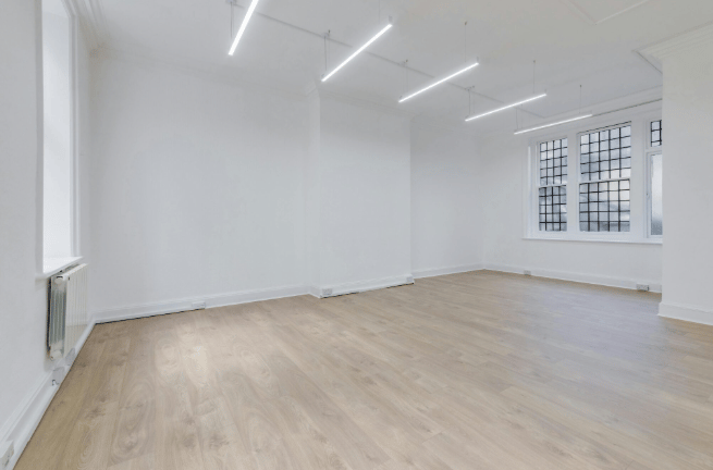 Sub800 (Managed 839 sqft) - 21-22 Great Castle Street, W1G - Fitzrovia image 4