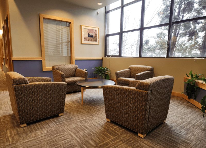 TKO Suites - 250 Parkway Drive, 60069 - IL - Lincolnshire image 2