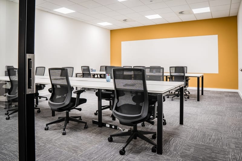 2-Work - Arlington Business Centre - Millshaw Park Lane, LS11 0NE - Leeds City Centre image 2