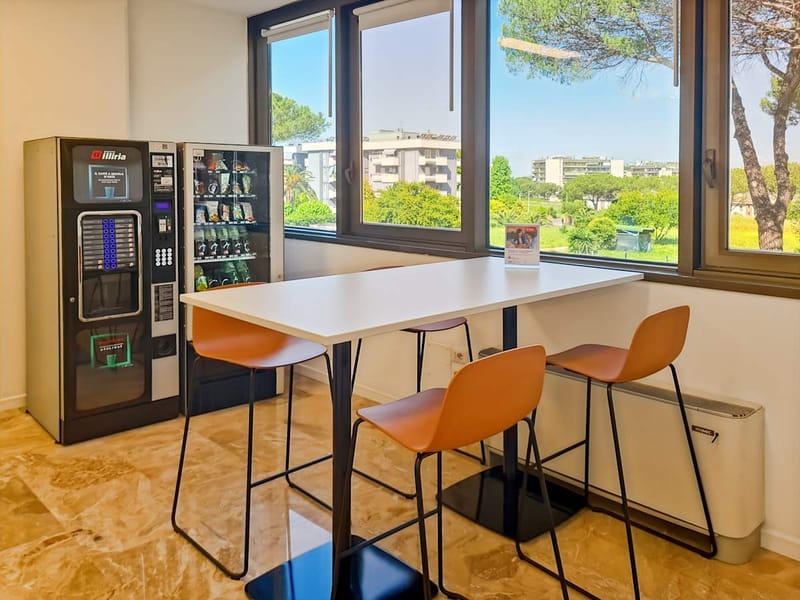 Regus - Via Mar della Cina, 276 image 12