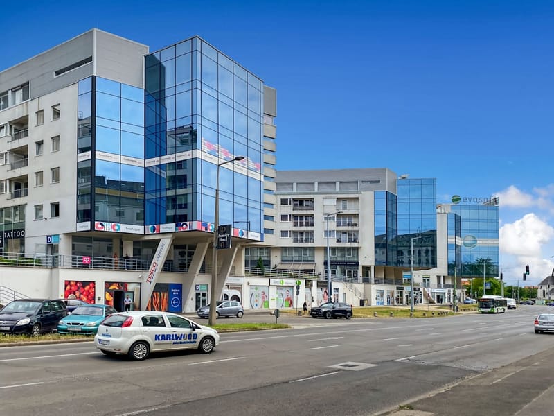 Regus - Arany János tér 1. image 14