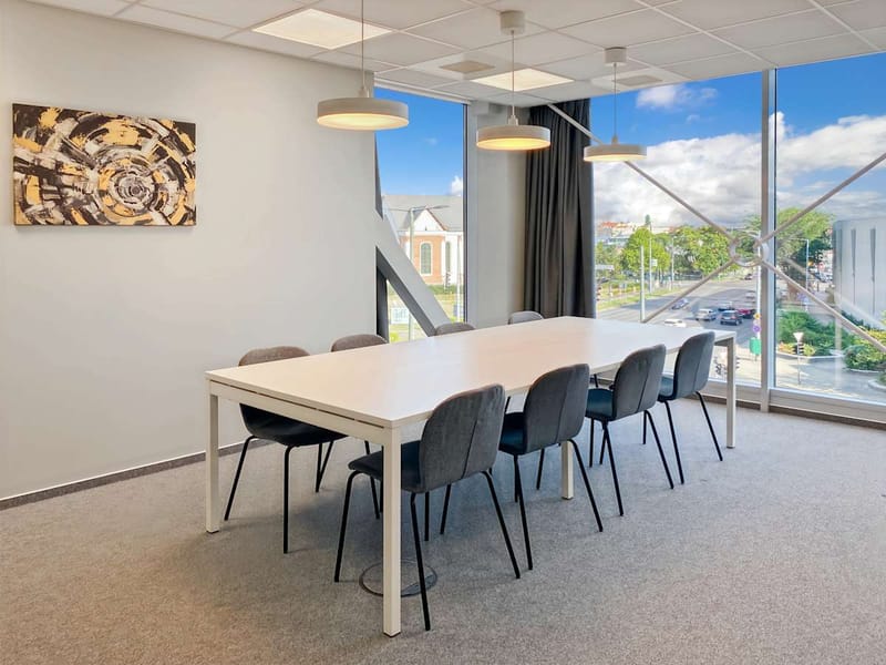 Regus - Arany János tér 1. image 3