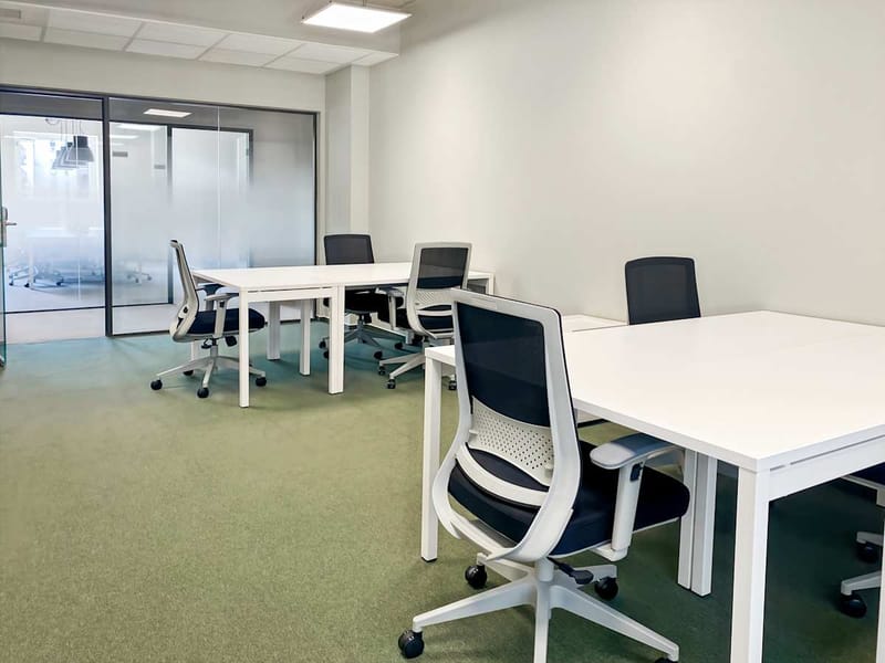 Regus - Arany János tér 1. image 7