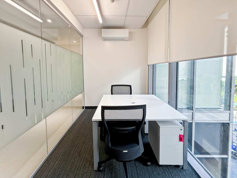 Regus - Dela Rosa St., Brgy. Pio Del Pilar, Metro Manila,Victoria de Makati image 7