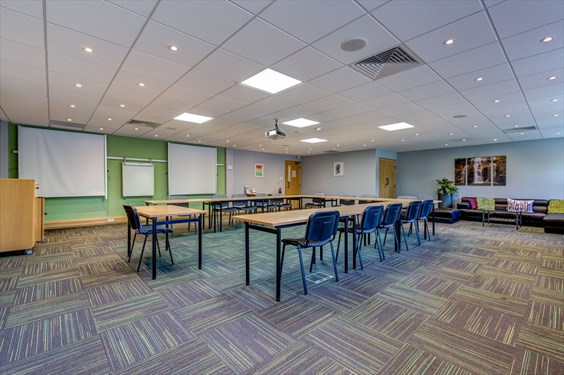 Podium Space Limited - Hampden House - Monument Business Park, OX44 7RW - Oxford image 2