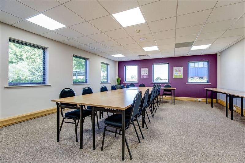 Podium Space Limited - Hampden House - Monument Business Park, OX44 7RW - Oxford image 3