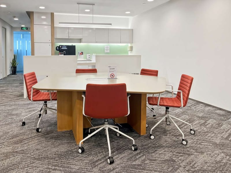 Regus - 28/F, Huaihai Plaza,No. 1045 Middle Huihai Road,Xuhui District image 15
