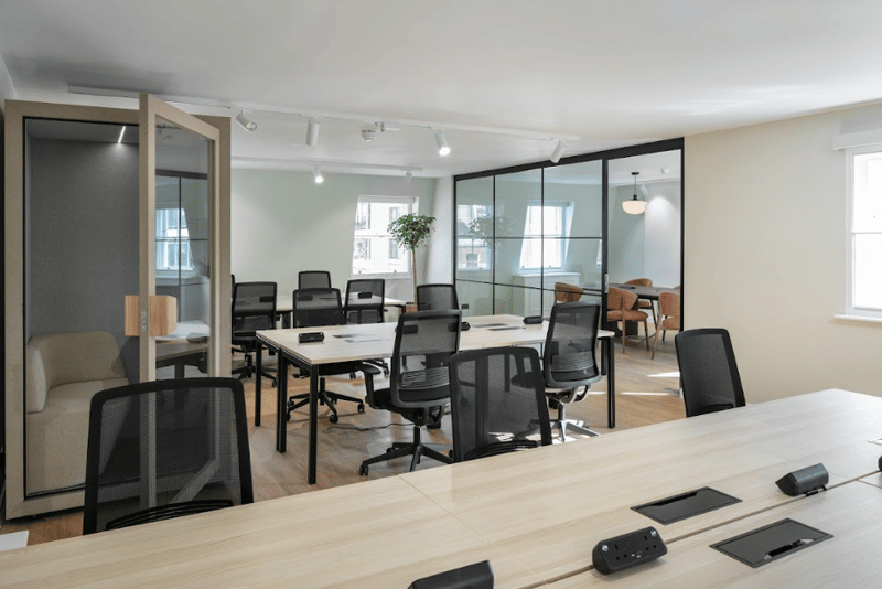 Spacemade - Elmtree - 19 Portland Place, W1B - Marylebone image 4